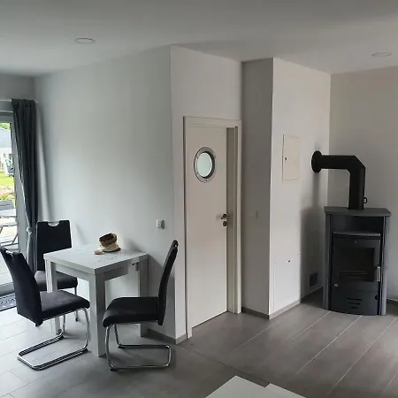 Apartamento ***fewo Am Achterwasser *** Lutow